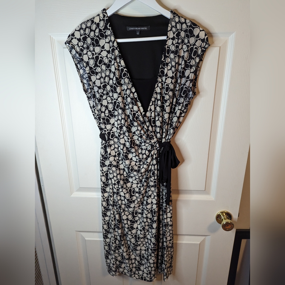 Jones wear dress black & beige faux wrap poly spandex size 6